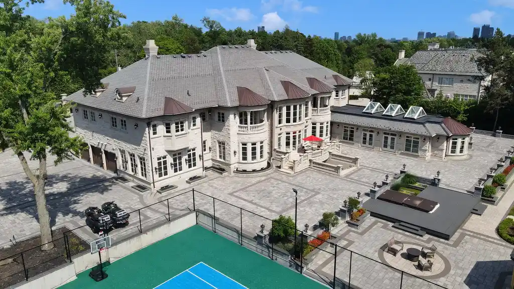 8 High Point Rd W An Iconic Bridle Path Estate Offering Resort Style Luxury for C32.57 Million 29