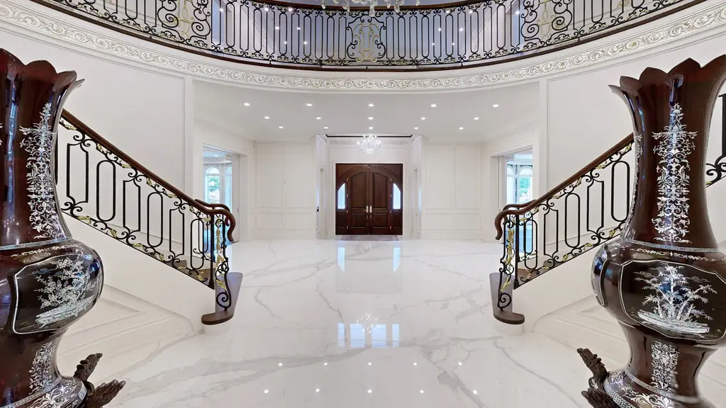 8 High Point Rd W An Iconic Bridle Path Estate Offering Resort Style Luxury for C32.57 Million 3