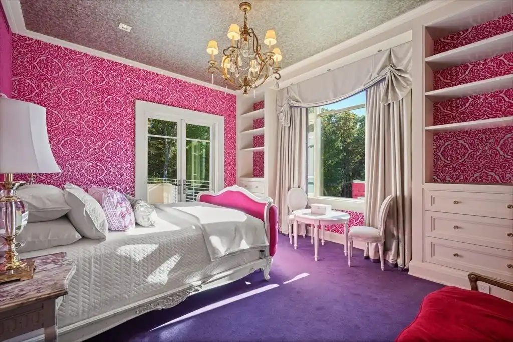 9 Atlas Ln Blends Timeless Vision and Modern Prestige — Now Asking 29 Million 15