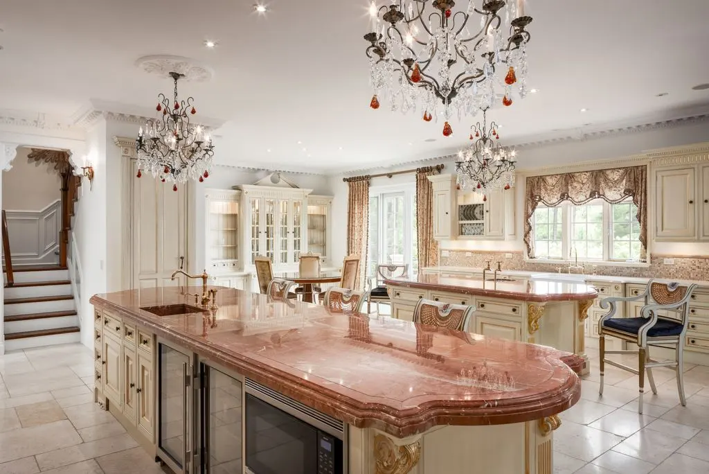 92 Hawthorne Rd Unveils a Magnificent 4.5M Waterfront Sanctuary in the Heart of Illinois 10