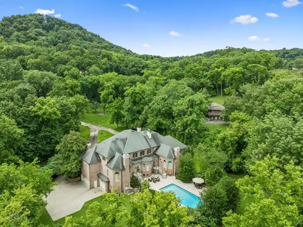 926 Overton Lea Rd A Breathtaking Tennessee Estate Surrounded by Old Growth Trees Listed at 4.45 Million 19