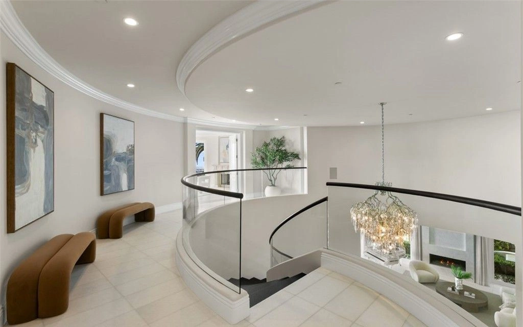 A Breathtaking Architectural Masterpiece at 22 Pelican Crest Dr Redefines Coastal Luxury — 29 12