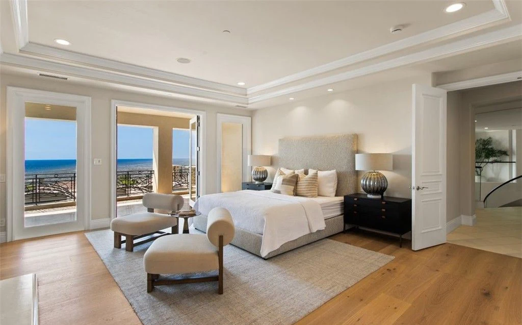A Breathtaking Architectural Masterpiece at 22 Pelican Crest Dr Redefines Coastal Luxury — 29 17