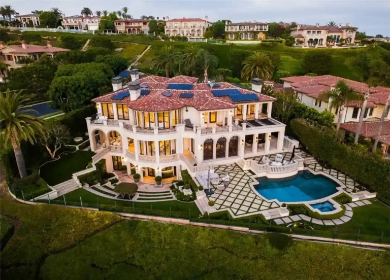 A Reimagined Coastal Icon: This $29.998M Estate Sets a New Benchmark for Seaside Living