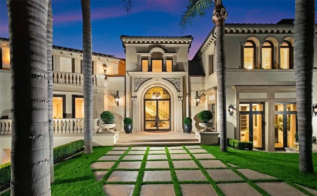 A Breathtaking Architectural Masterpiece at 22 Pelican Crest Dr Redefines Coastal Luxury — 29 3
