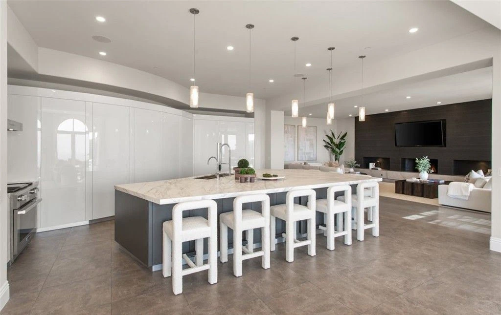 A Breathtaking Architectural Masterpiece at 22 Pelican Crest Dr Redefines Coastal Luxury — 29 8