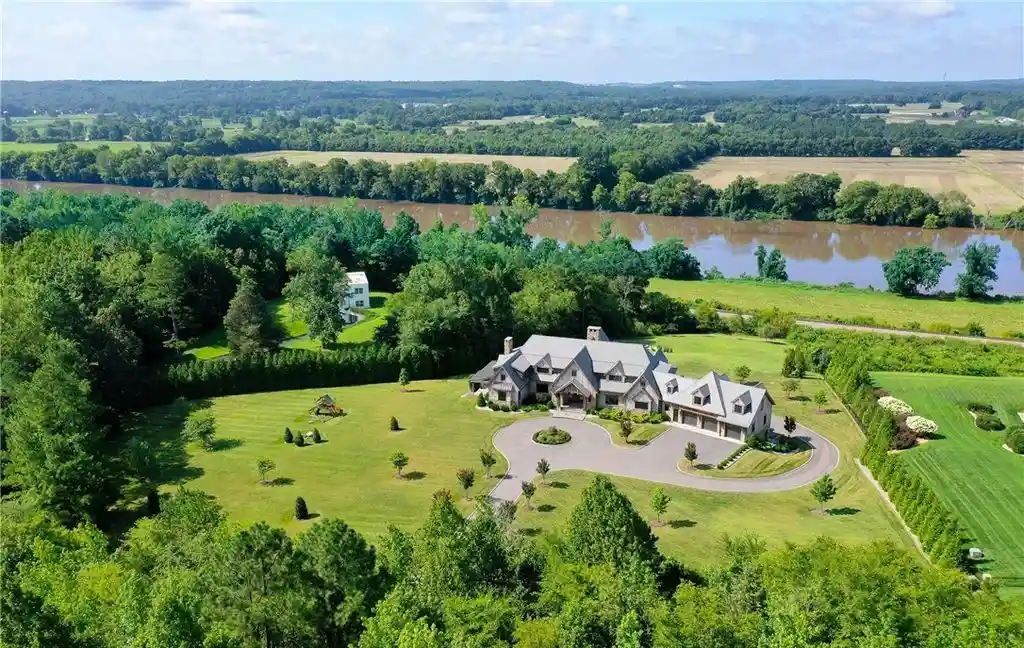 A Magnificent James River Residence at 265 Pembroke Ct Built by Dunkum Inc. and Listed at 6.95 Million 1