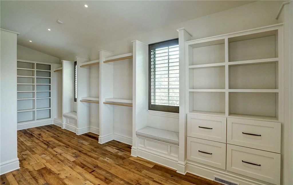A Magnificent James River Residence at 265 Pembroke Ct Built by Dunkum Inc. and Listed at 6.95 Million 11