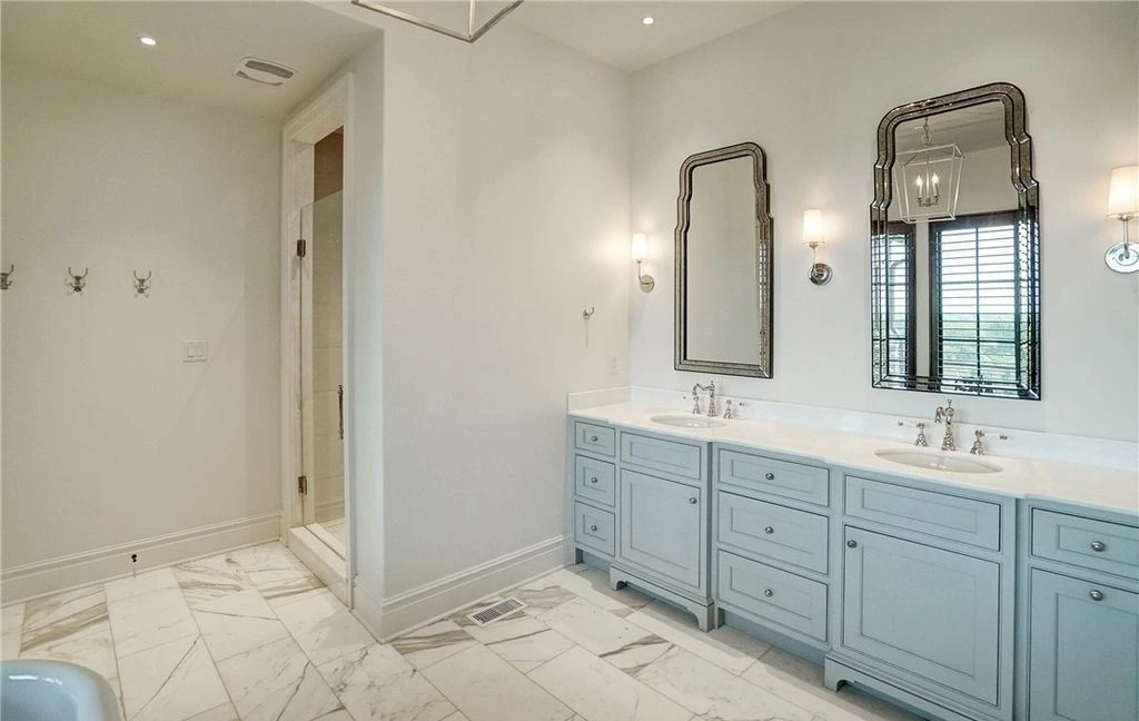 A Magnificent James River Residence at 265 Pembroke Ct Built by Dunkum Inc. and Listed at 6.95 Million 12