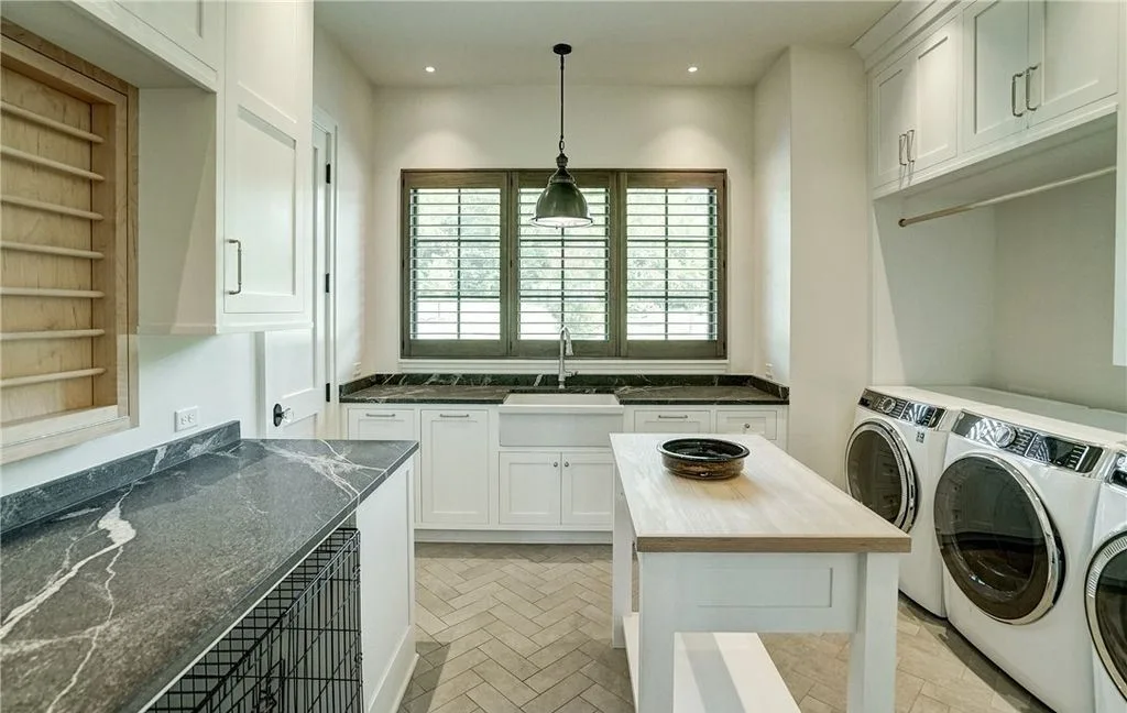 A Magnificent James River Residence at 265 Pembroke Ct Built by Dunkum Inc. and Listed at 6.95 Million 16
