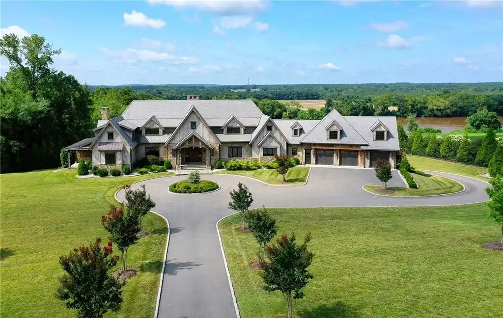 A Magnificent James River Residence at 265 Pembroke Ct Built by Dunkum Inc. and Listed at 6.95 Million 2