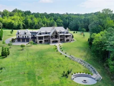 A Magnificent James River Residence at 265 Pembroke Ct Built by Dunkum Inc. and Listed at 6.95 Million 4
