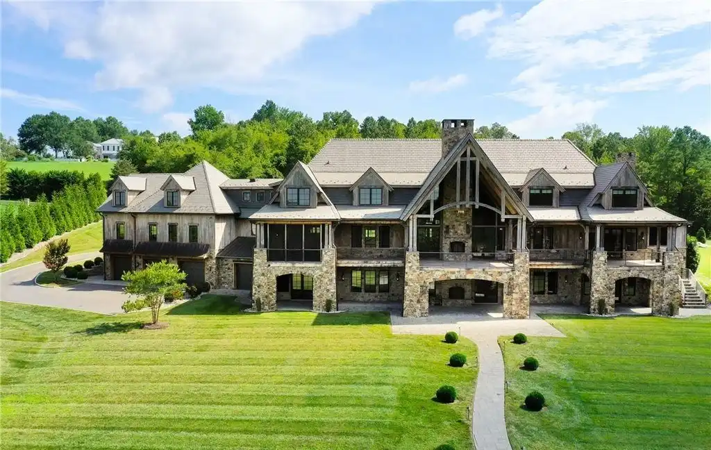 A Magnificent James River Residence at 265 Pembroke Ct Built by Dunkum Inc. and Listed at 6.95 Million 5