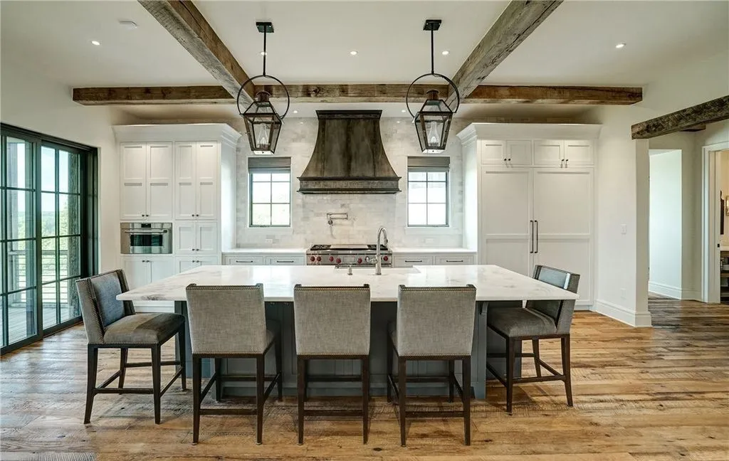 A Magnificent James River Residence at 265 Pembroke Ct Built by Dunkum Inc. and Listed at 6.95 Million 8