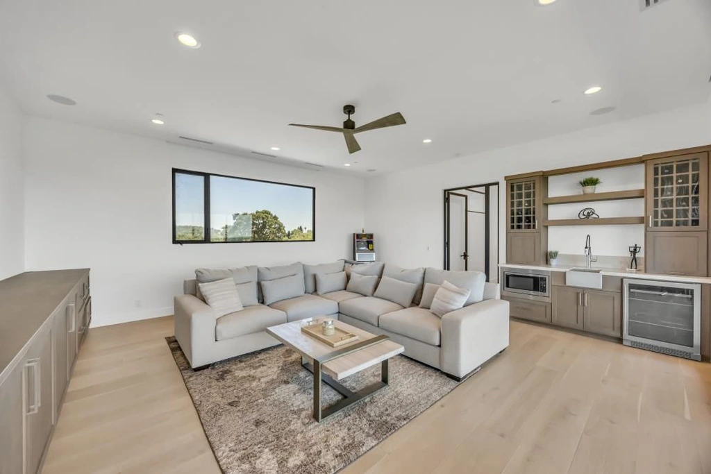 A Stunning Architectural Showcase at 8140 Brookhollow Ct Blends Indoor Comfort and Outdoor Elegance — 7.295 Million 13