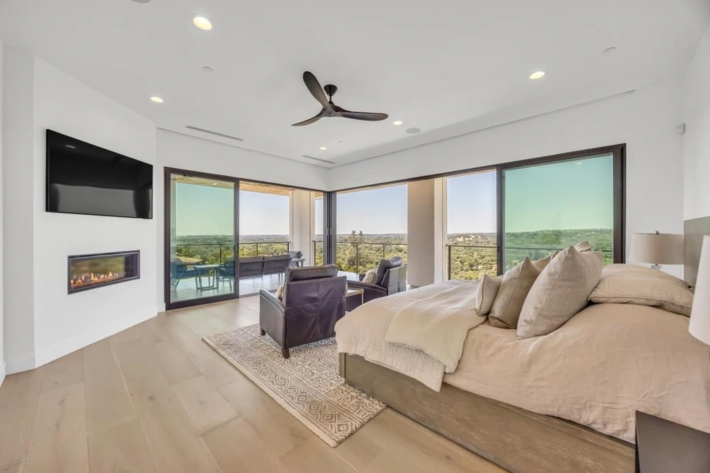 A Stunning Architectural Showcase at 8140 Brookhollow Ct Blends Indoor Comfort and Outdoor Elegance — 7.295 Million 18