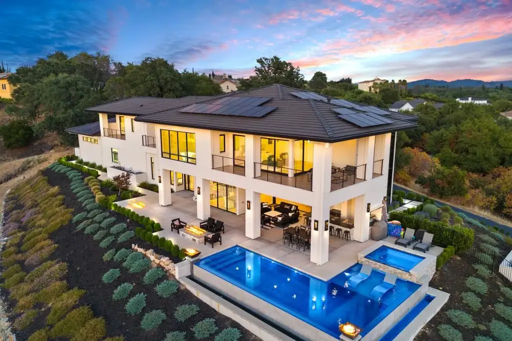 A Stunning Architectural Showcase at 8140 Brookhollow Ct Blends Indoor Comfort and Outdoor Elegance — 7.295 Million 2