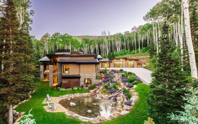 This Iconic $18M Modern Estate in Park City Delivers Premier Ski Access and Gated Exclusivity