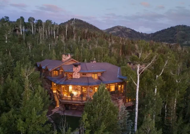 Secluded $14 Million Ski-In/Ski-Out Estate in Utah Redefines Sophisticated Mountain Living