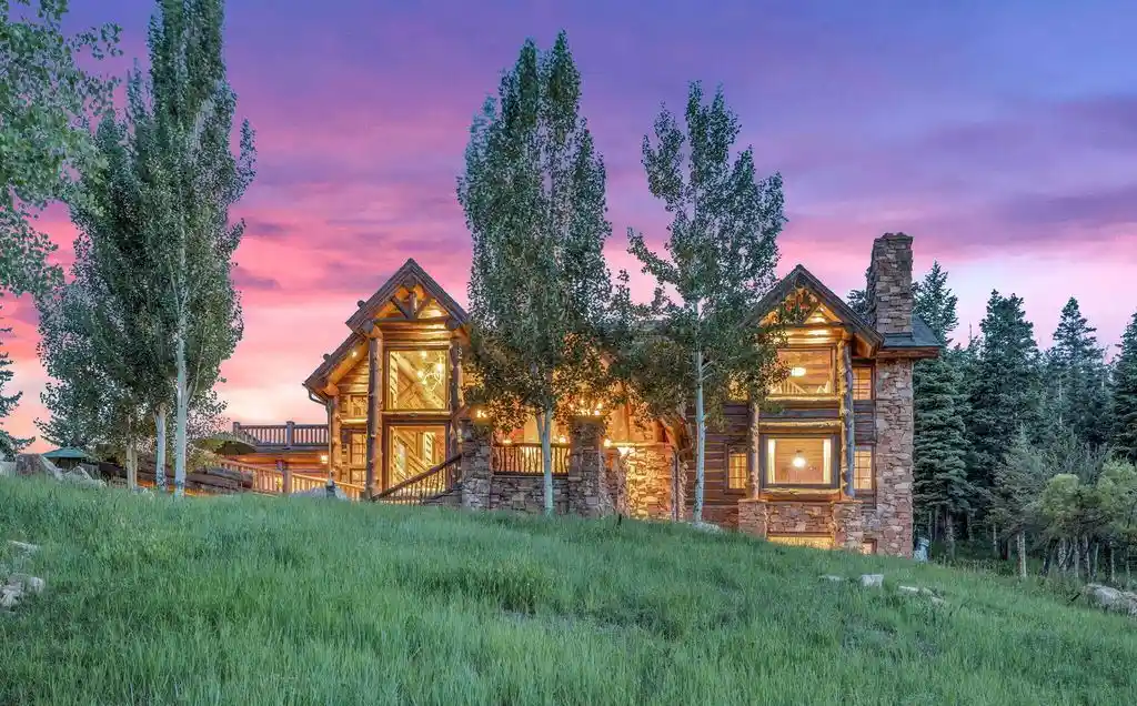 Breathtaking Ranch Estate at 2500 W White Pine Ln Blends Rustic Charm with Refined Luxury – 19 19