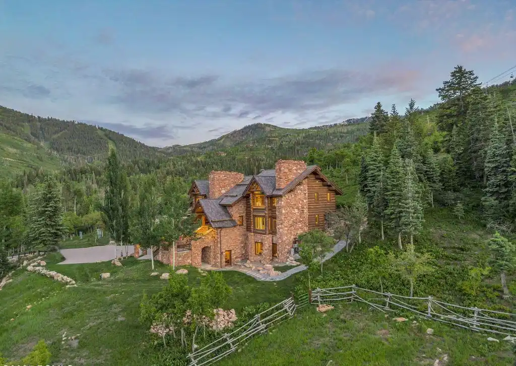 Breathtaking Ranch Estate at 2500 W White Pine Ln Blends Rustic Charm with Refined Luxury – 19 2