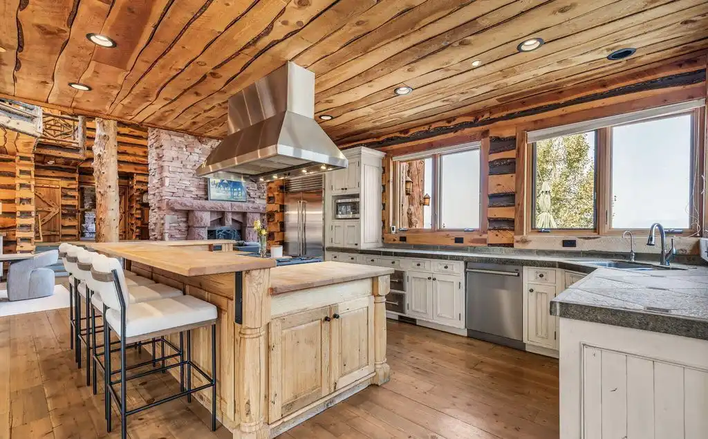 Breathtaking Ranch Estate at 2500 W White Pine Ln Blends Rustic Charm with Refined Luxury – 19 7