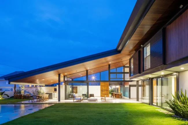 CR House by Obra Arquitetos, An Open-Plan Brazilian Home Blending Light, Landscape, and Sustainability