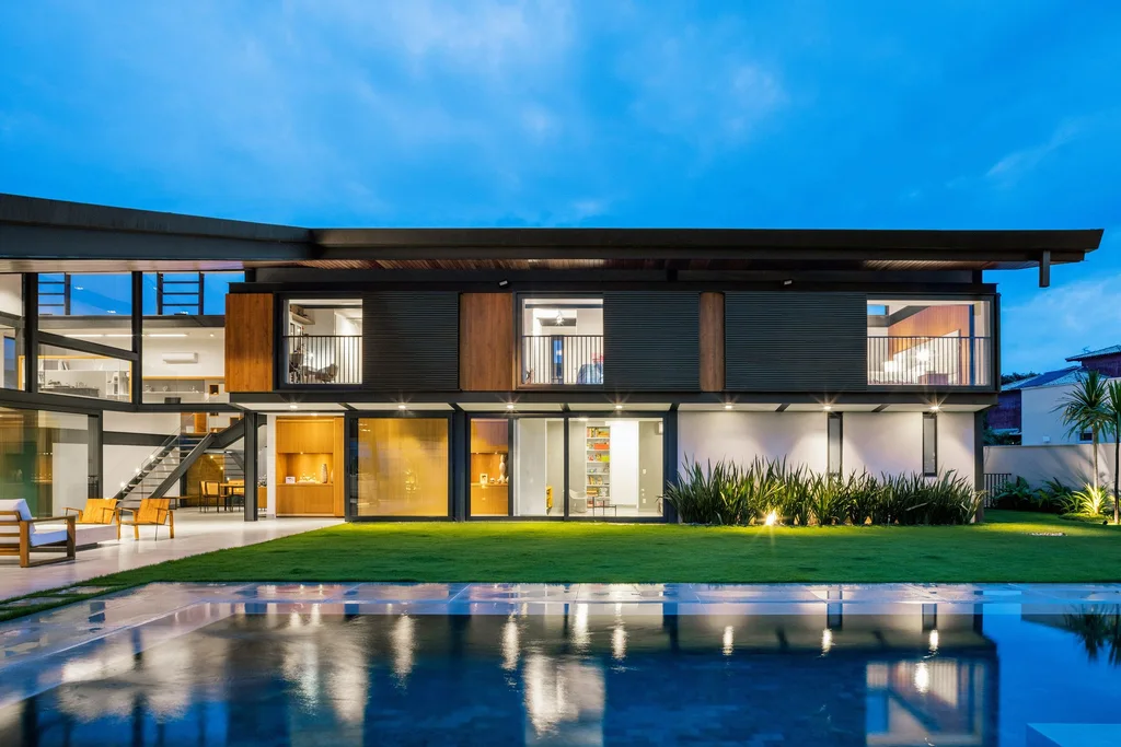 CR House by Obra Arquitetos, An Open-Plan Brazilian Home Blending Light, Landscape, and Sustainability