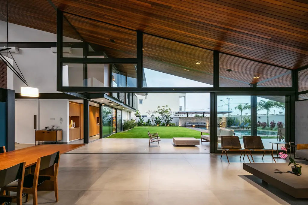 CR House by Obra Arquitetos, An Open-Plan Brazilian Home Blending Light, Landscape, and Sustainability