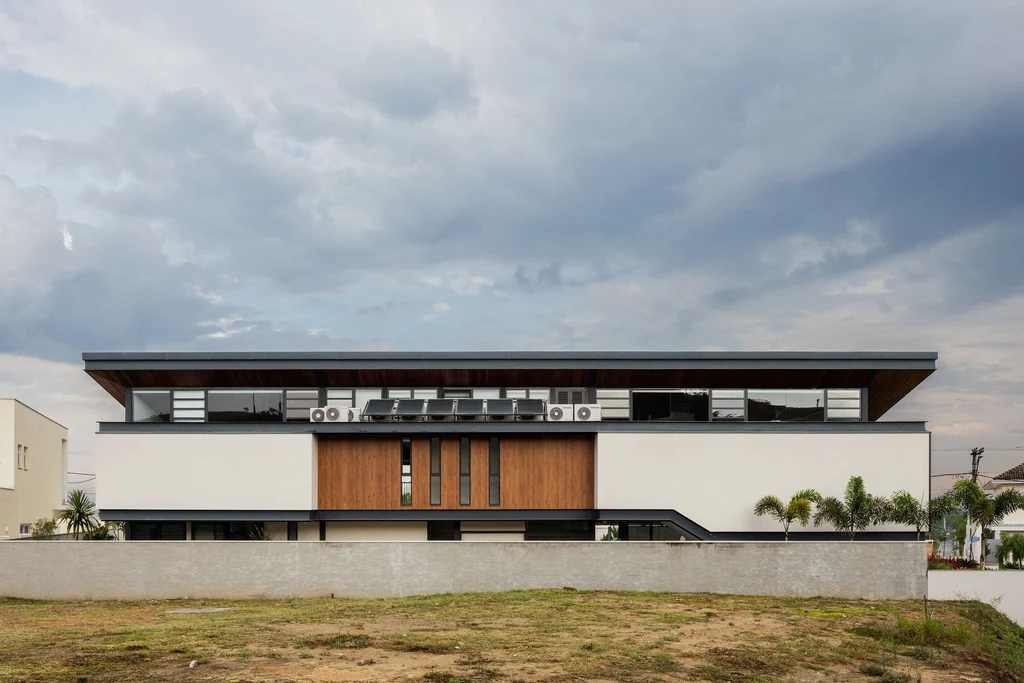 CR House by Obra Arquitetos, An Open-Plan Brazilian Home Blending Light, Landscape, and Sustainability