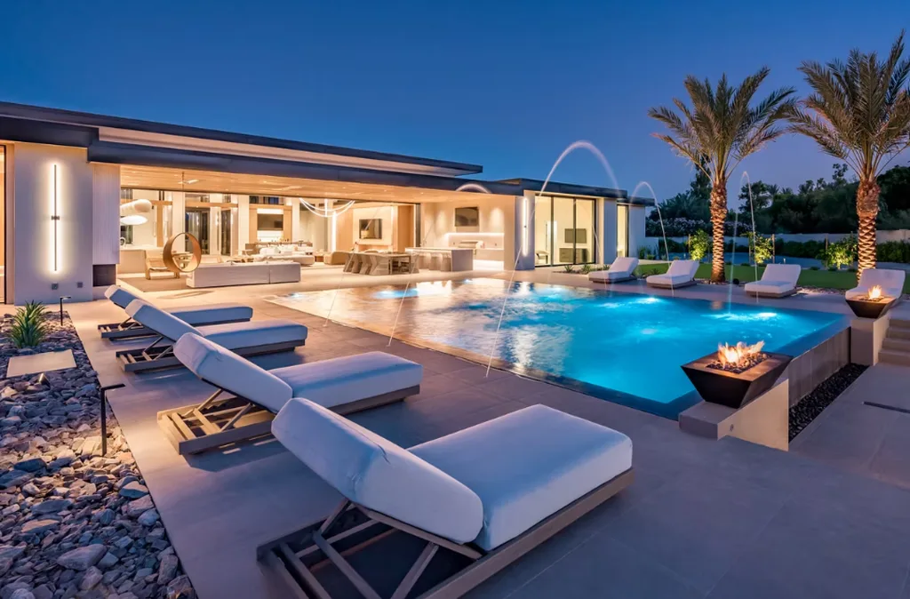 Calizonia Casual by JMAD, A Roman-Inspired Modern Retreat in Paradise Valley