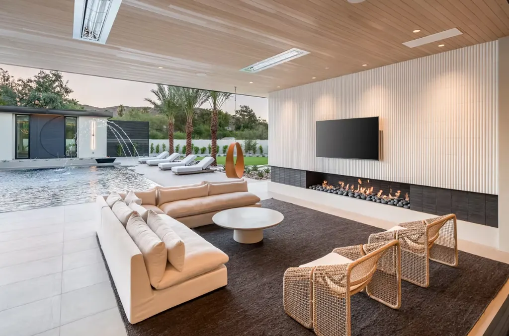 Calizonia Casual by JMAD A Roman Inspired Modern Retreat in Paradise Valley 9