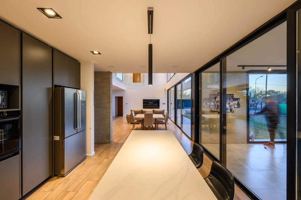 Casa CT by MZ Arquitectos, A Light-Filled Home in Córdoba Where Concrete, Wood, and Geometry Meet
