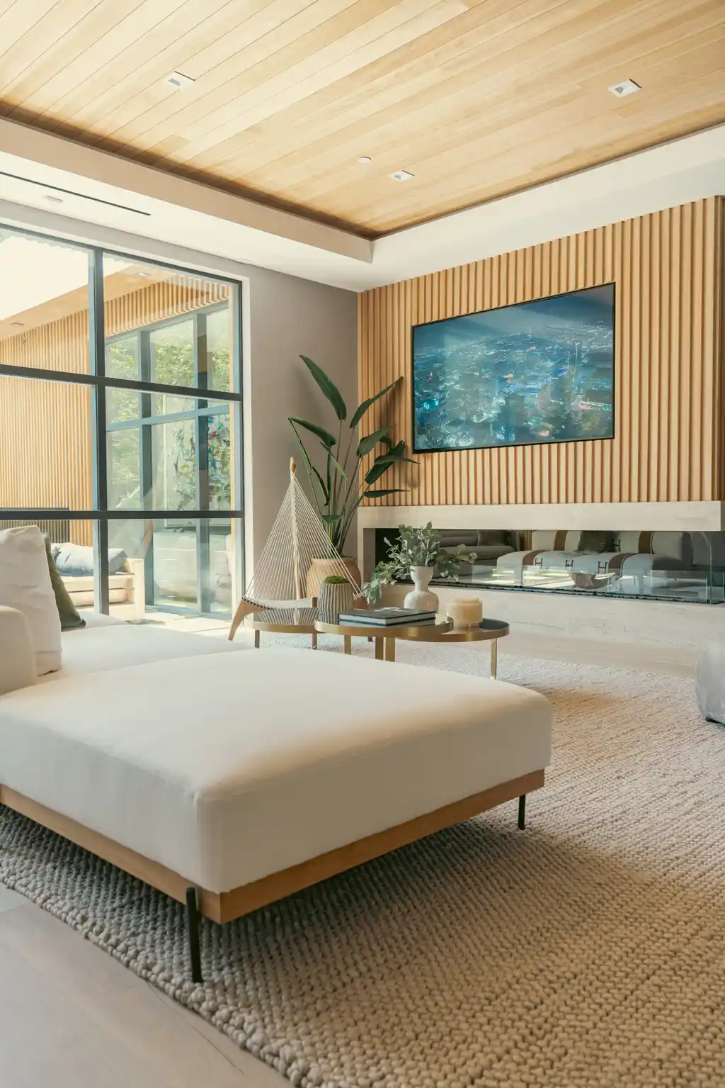 Chalon House by IR Architects, A Contemporary Haven in the Hills of Bel-Air