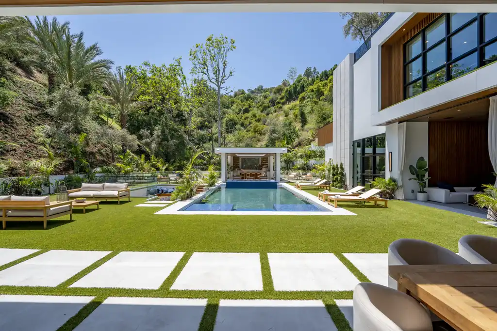 Chalon House by IR Architects A Contemporary Haven in the Hills of Bel Air 4