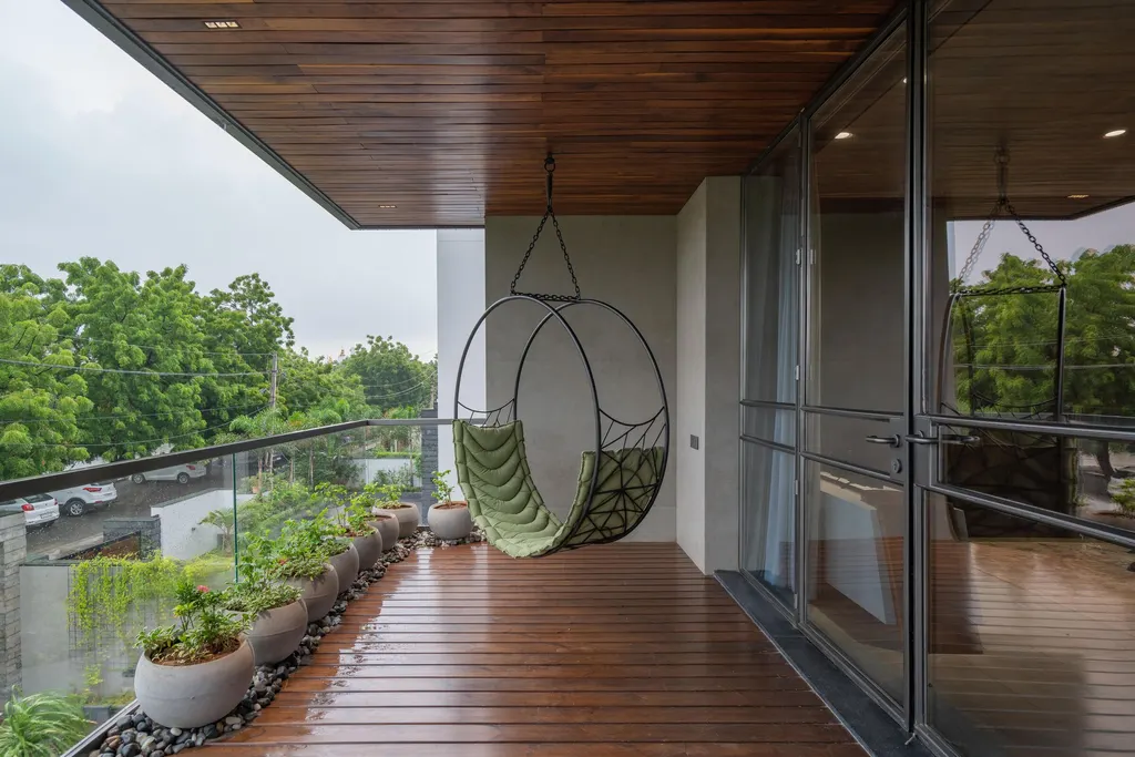 Contemporary Oasis by Designer’s Circle, A Sunlit Sanctuary of Texture, Art, and Minimal Boldness