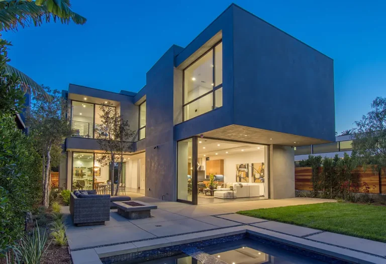 East House by IR Architects, A Modernist Sanctuary Framing Light and Landscape