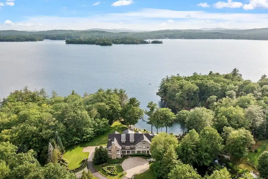 Experience Breathtaking Lakefront Living at 30 Leopards Leap Road — A 16.95M Modern Gem on Black Cat Island 6