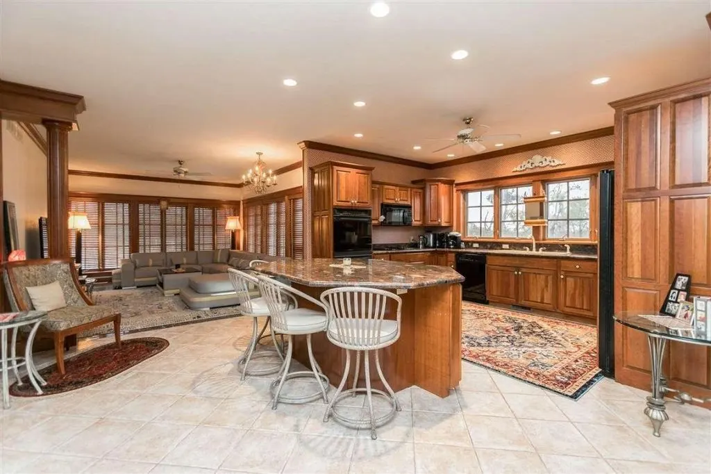 Exquisite Estate at 6201 Lakeside Rd Offers Unrivaled Luxury on 26.69 Acres for 2 10