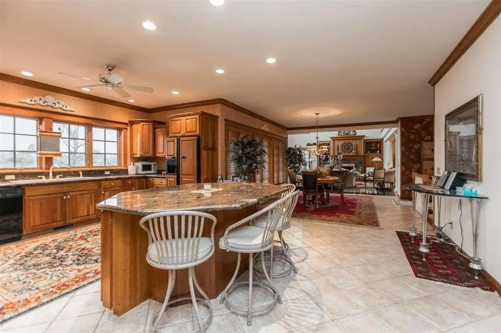 Exquisite Estate at 6201 Lakeside Rd Offers Unrivaled Luxury on 26.69 Acres for 2 12