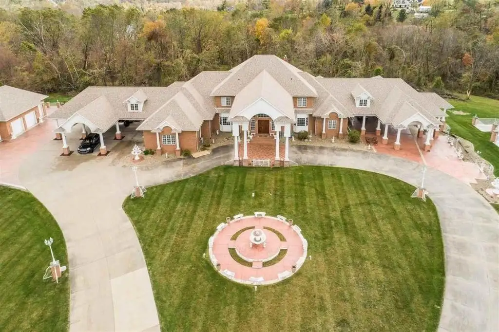 Exquisite Estate at 6201 Lakeside Rd Offers Unrivaled Luxury on 26.69 Acres for 2 4