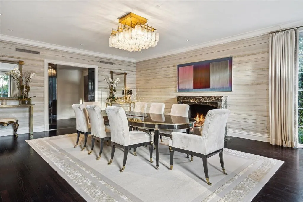 Exquisite Fully Gated Estate at 2307 River Oaks Blvd Embodies the Height of Texas Luxury — Asking 15995000 12
