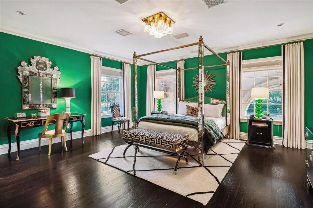 Exquisite Fully Gated Estate at 2307 River Oaks Blvd Embodies the Height of Texas Luxury — Asking 15995000 13