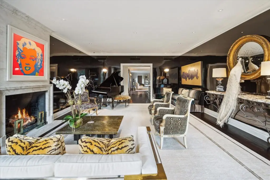 Exquisite Fully Gated Estate at 2307 River Oaks Blvd Embodies the Height of Texas Luxury — Asking 15995000 3