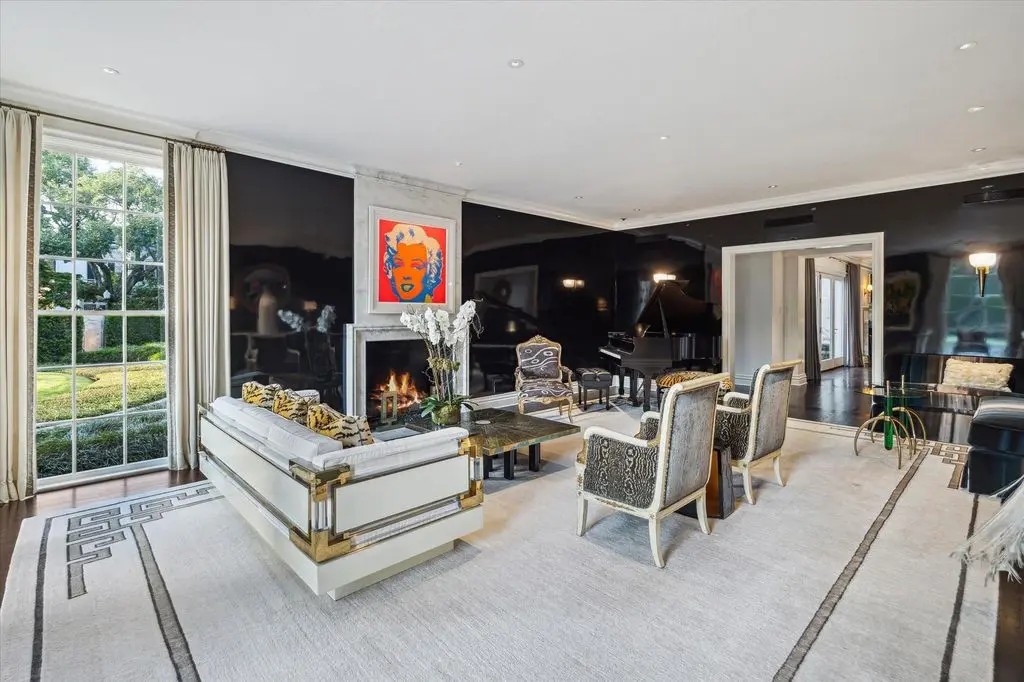 Exquisite Fully Gated Estate at 2307 River Oaks Blvd Embodies the Height of Texas Luxury — Asking 15995000 4