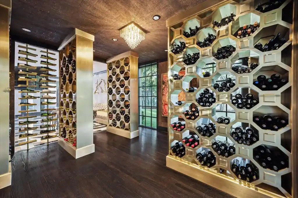 Exquisite Fully Gated Estate at 2307 River Oaks Blvd Embodies the Height of Texas Luxury — Asking 15995000 9