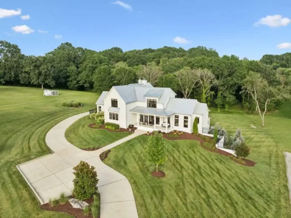 Custom Modern Farmhouse on 44.85 Scenic Acres in Tennessee Asking $7,777,777
