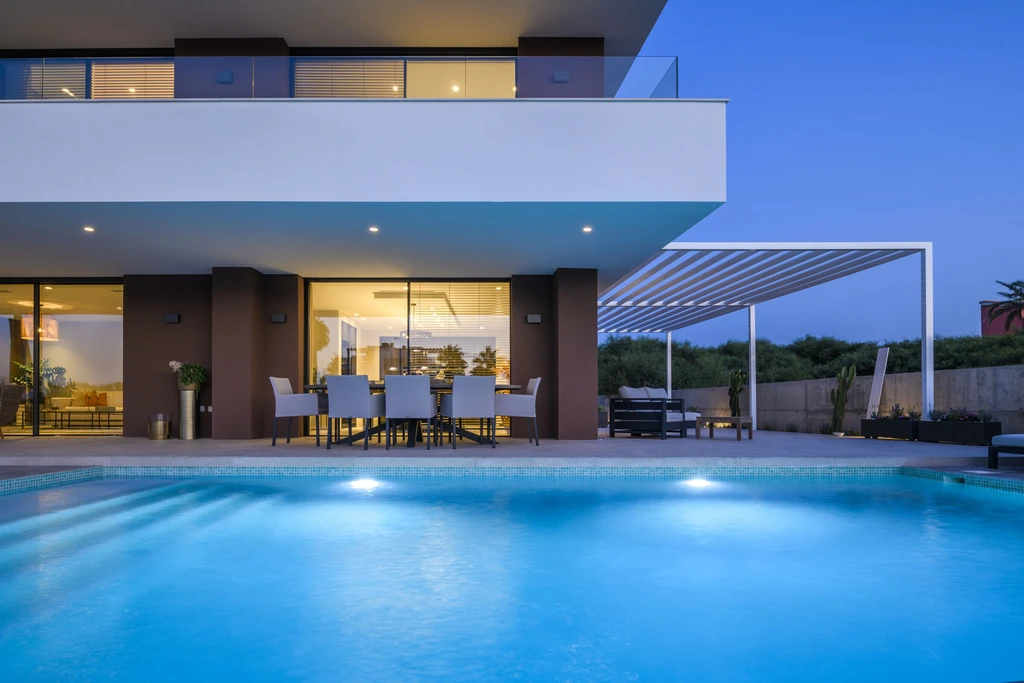 House by the Water by Albasini & Berkhout, A Dutch-Spanish Lagoon Retreat with Seamless Indoor-Outdoor Living