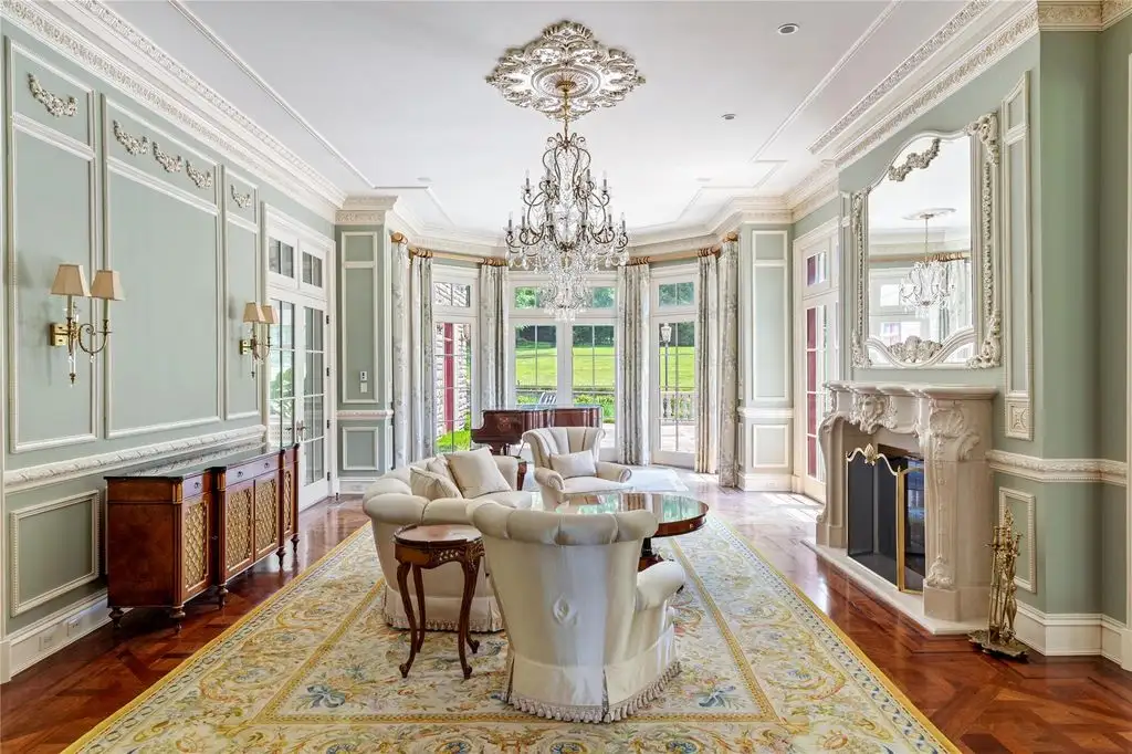 Iconic and Irreplaceable 102 Horseshoe Road Is a Magnificent Gold Coast Estate Listed for 11.8 Million 10
