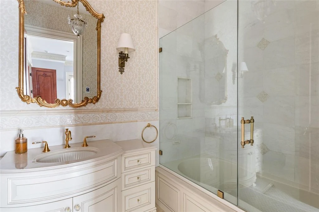 Iconic and Irreplaceable 102 Horseshoe Road Is a Magnificent Gold Coast Estate Listed for 11.8 Million 14